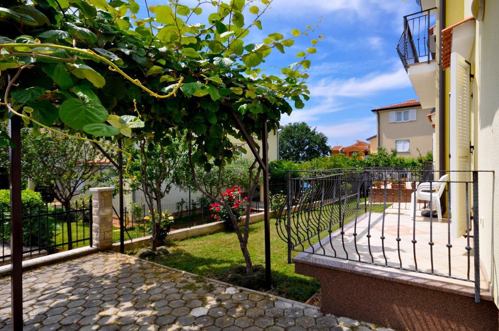 Ana M Apartments Novigrad Istria Eksteriør billede