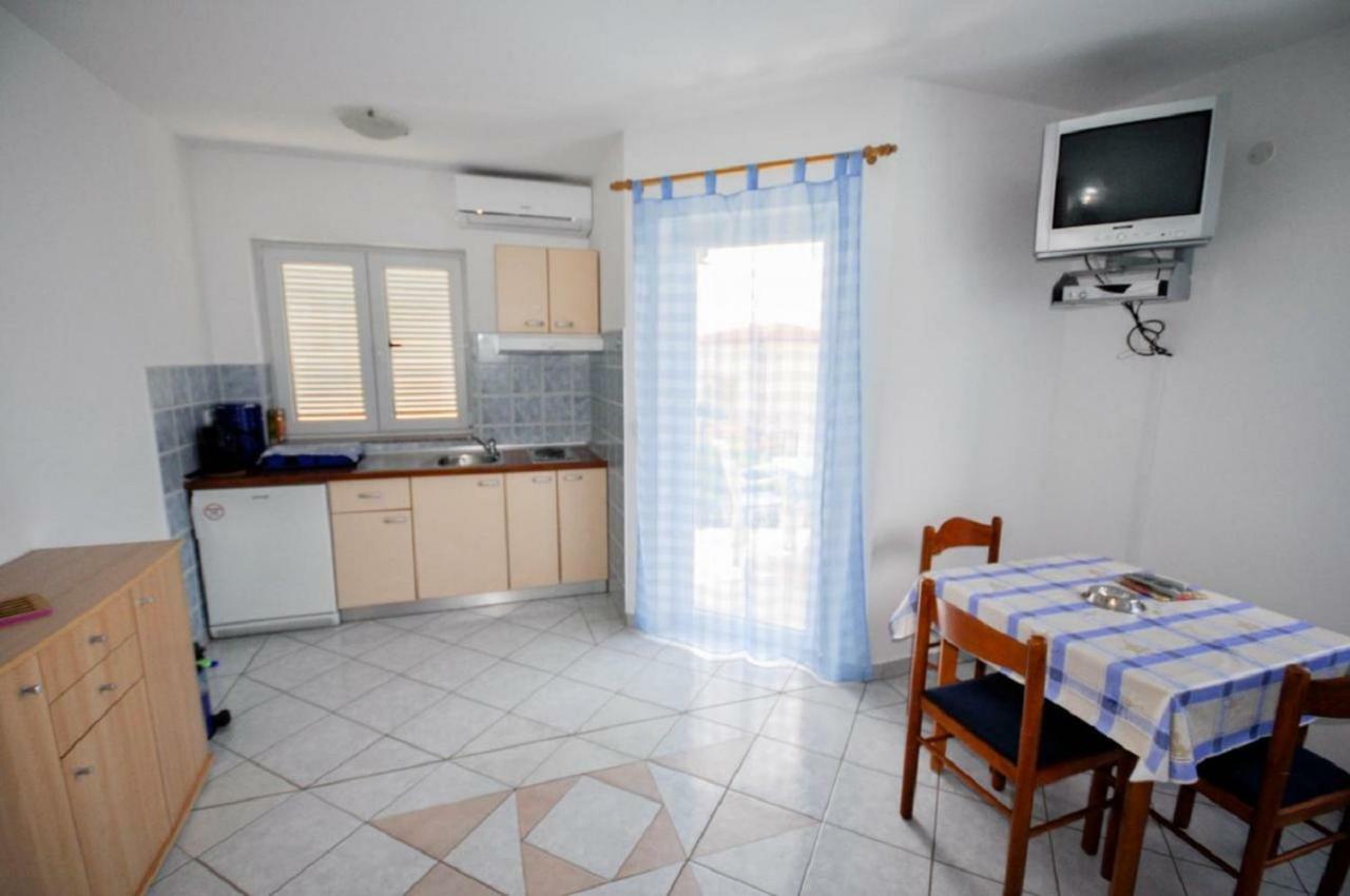 Ana M Apartments Novigrad Istria Eksteriør billede