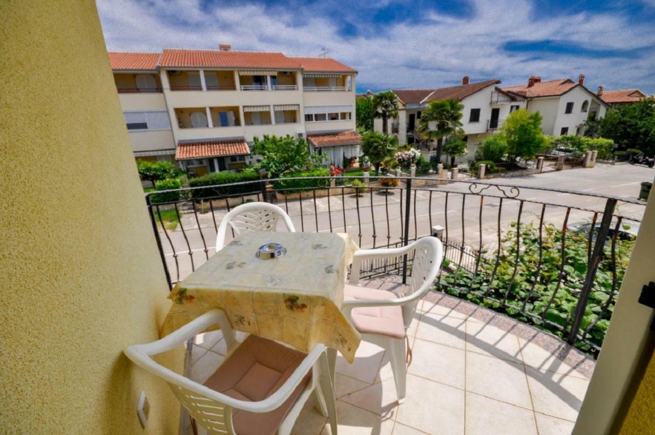 Ana M Apartments Novigrad Istria Eksteriør billede
